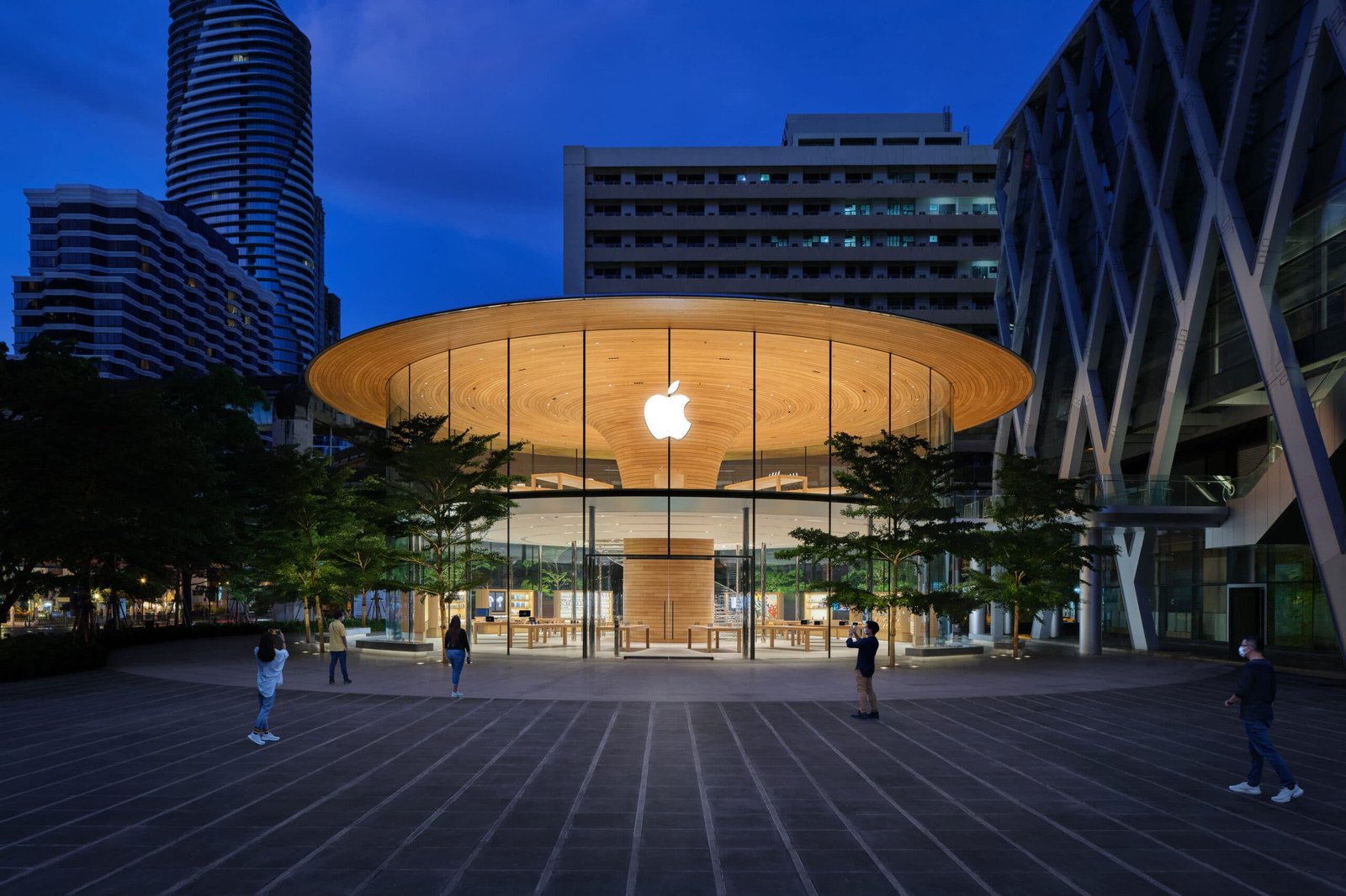 Apple ultrapassa US$ 5 trilhões em valor de mercado e faz história entre as gigantes da tecnologia
