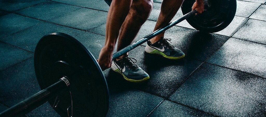 Tênis para Academia: Como Escolher o Modelo Ideal para Musculação e Treino em 2026