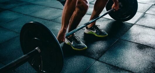 Tênis para Academia: Como Escolher o Modelo Ideal para Musculação e Treino em 2026